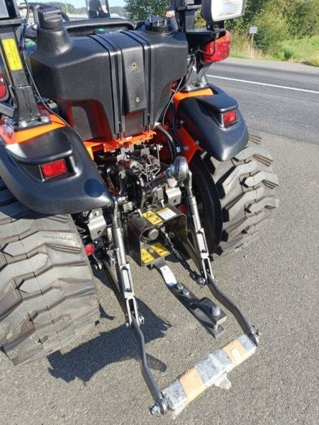 Kleintraktor  TAFE 6028 H mit hydrostatischem Antrieb